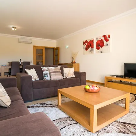 Feriehus Charming Family Townhouse In Albufeira, Algarve Albufeira