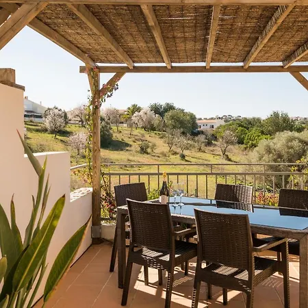 Charming Family Townhouse In Albufeira, Algarve Feriehus *