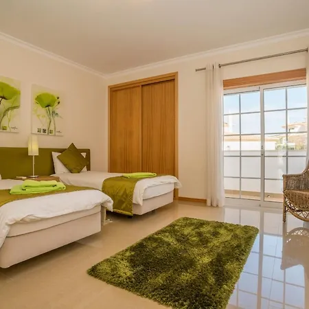 Charming Family Townhouse In Albufeira, Algarve Σπίτι διακοπών Αλμπουφέιρα